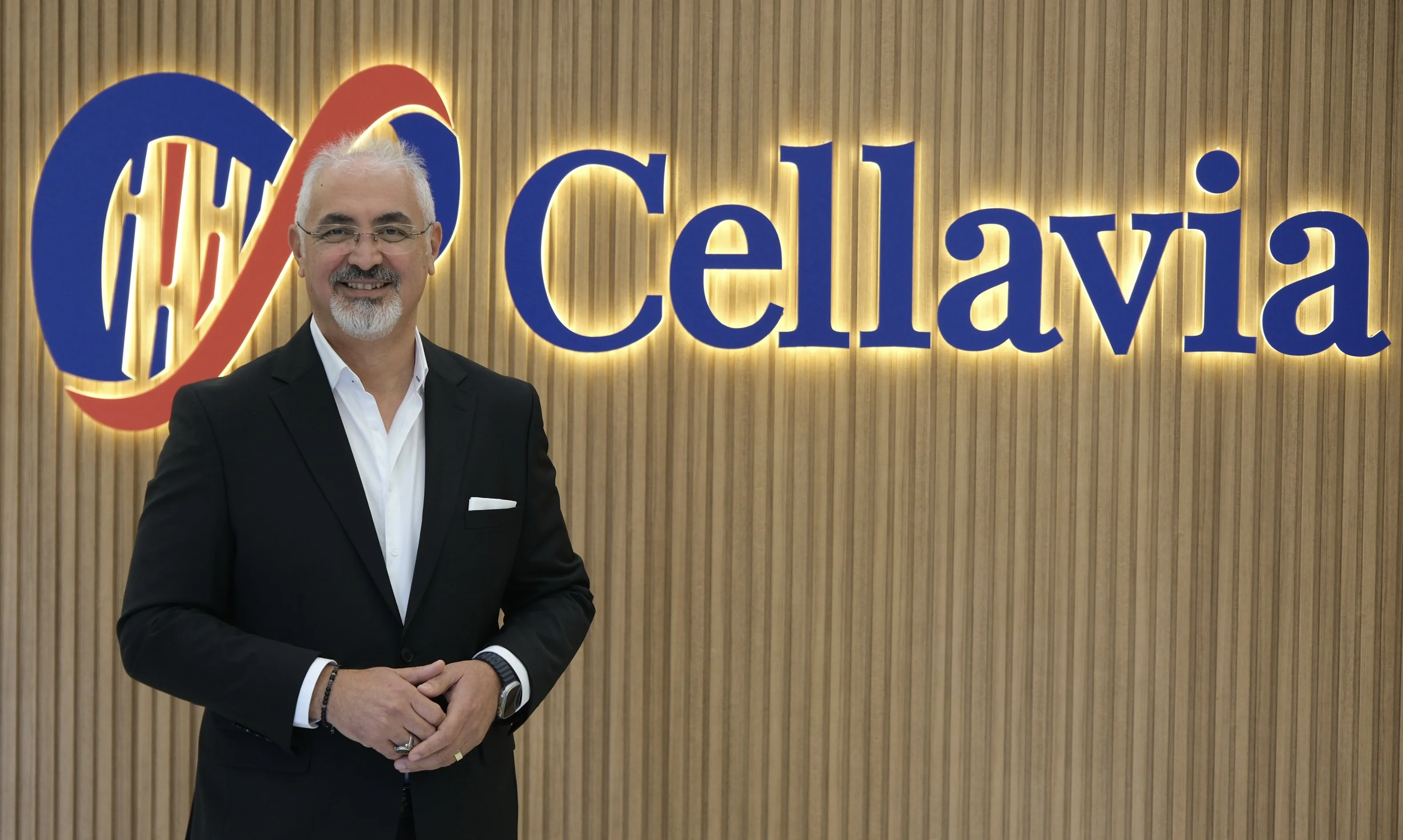 Dr. Cengiz Gül, Medical Director and CEO at Cellavia Dental