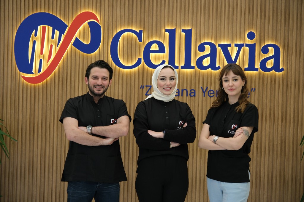 Dt. Alp Erdem and Dt. Seda Hazal Kuru at Cellavia Dental Clinic Istanbul